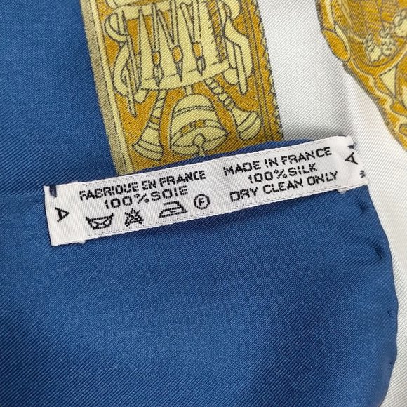 Hermes scarf Carre 90 Blue Silk100% - Picture 4 of 11